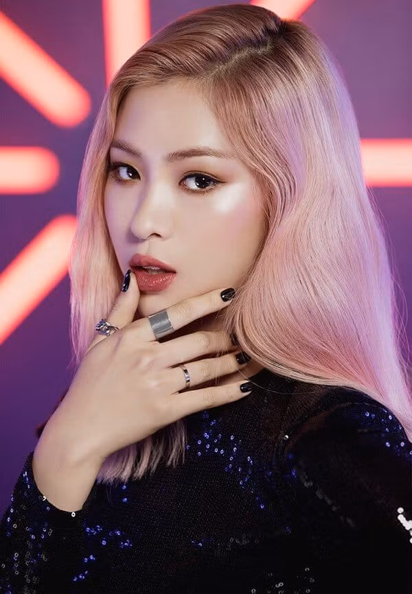 Debut là center của ITZY nhưng Shin Ryu Jin đang bị JYP xem như “con ghẻ” ảnh 3