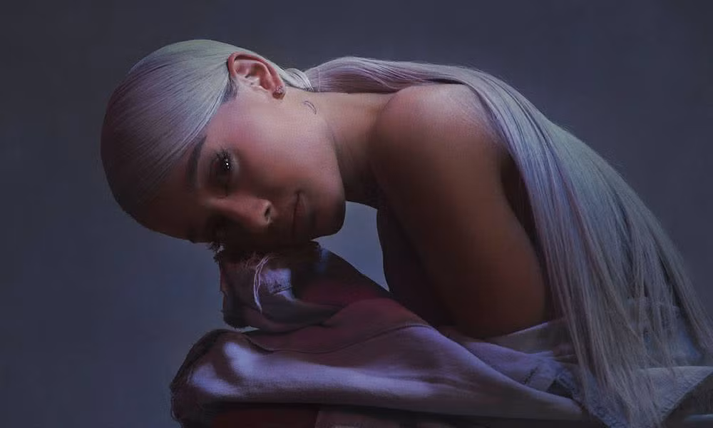 Album Sweetener đánh dấu bước tiếng quan trọng trong sự nghiệp của Ariana Grande và mang về cho cô những bản hit đình đám.