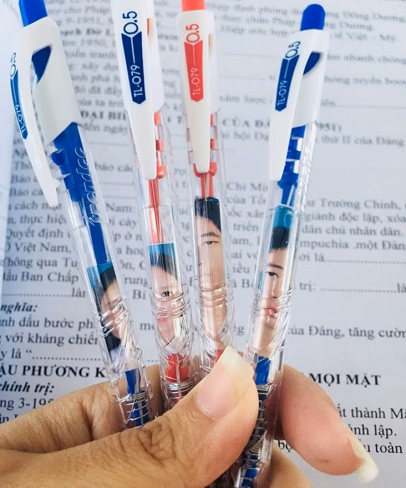 Một hành động rất đơn giản nhưng có thể đánh dấu "chính chủ" của cây bút.