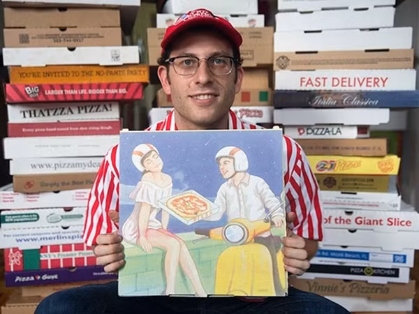 Anh Wiener và một chiếc hộp pizza hiếm có.