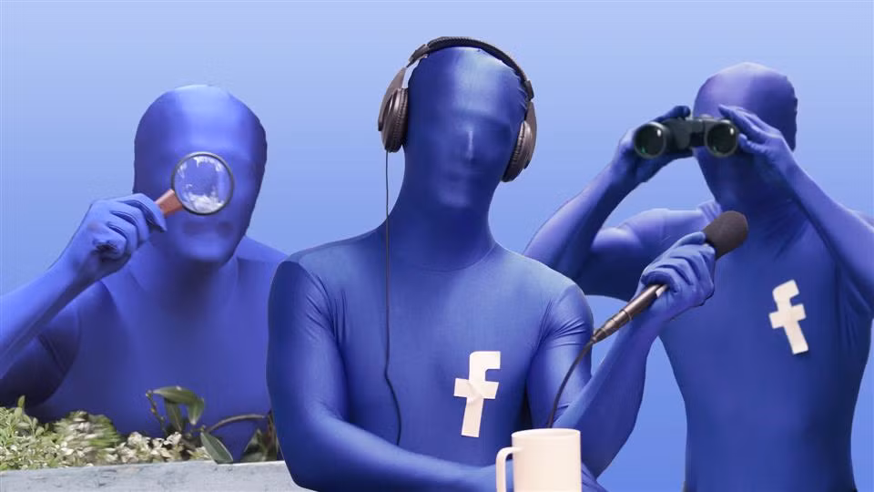 Facebook có thể không "nghe lén" bạn 24/7, nhưng họ cũng chẳng tôn trọng dữ liệu người dùng. Ảnh: WSJ.