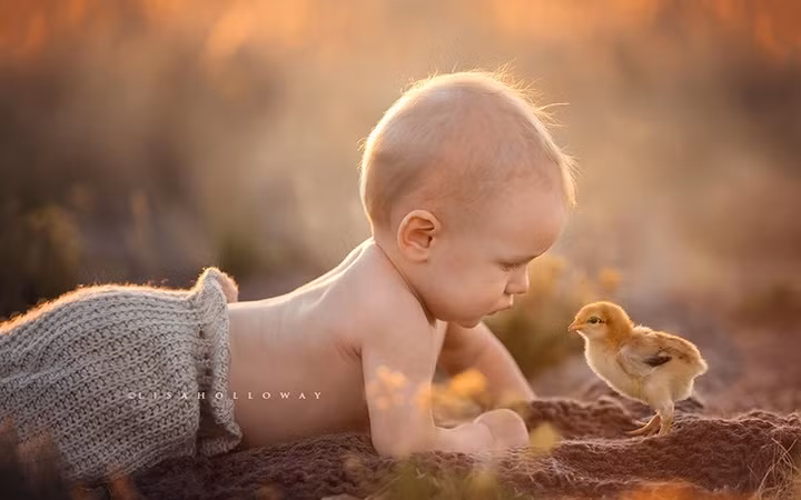 Một bức ảnh sẽ đẹp tuyệt vời khi người mẫu thích thú và tương tác với bối cảnh.