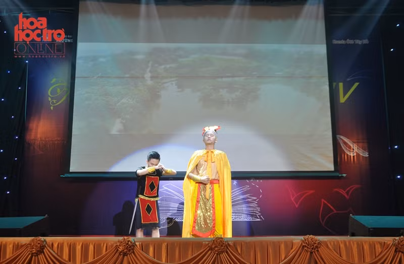 13 tác phẩm, 13 màu sắc khác nhau khiến đêm diễn vô cùng lôi cuốn.
