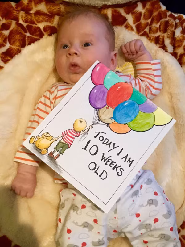 10 tuần tuổi - Yeah! Hôm nay tôi có 10 quả bóng bay!