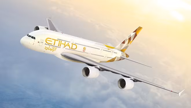 Etihad Airways cũng từng gặp rắc rối tương tự khi khách hàng đâm đơn kiện vì chuyện chỗ ngồi của người béo phì. Ảnh: Landor.