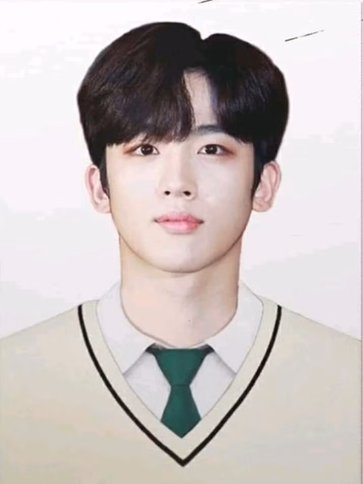 Kim Yohan hóa thân vào vai chàng học sinh ở độ tuổi đẹp nhất cuộc đời với tạo hình đầy thuyết phục.