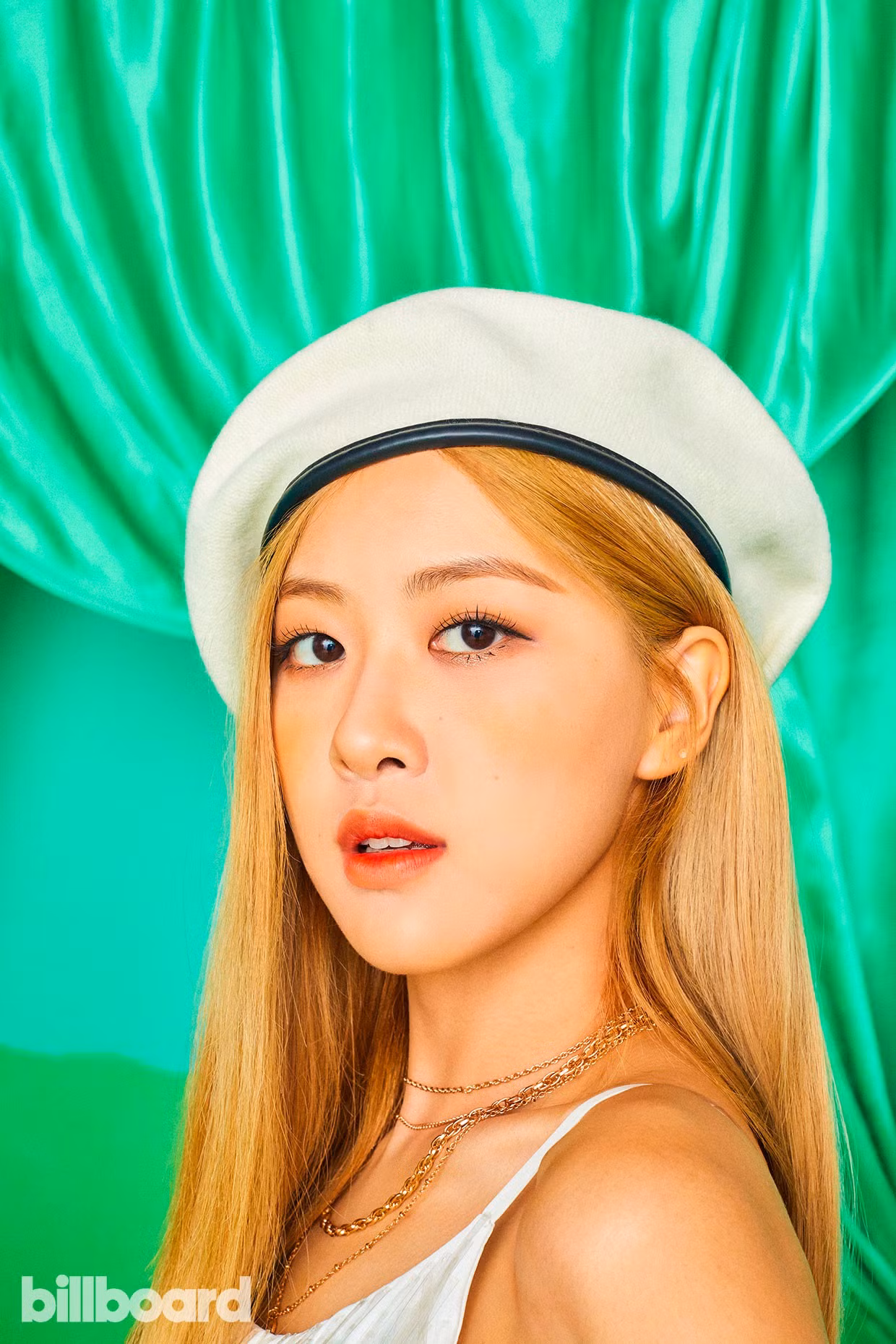 Rosé sang chảnh như một nàng công chúa.