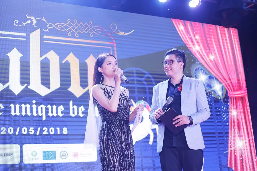 Sau 7 năm theo đuổi ước mơ của mình, chàng trai 9X đã đạt được nhiều thành công trong nghề MC.