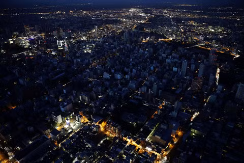 Khu trung tâm thành phố Sapporo bị cúp điện. Ảnh: REUTERS.