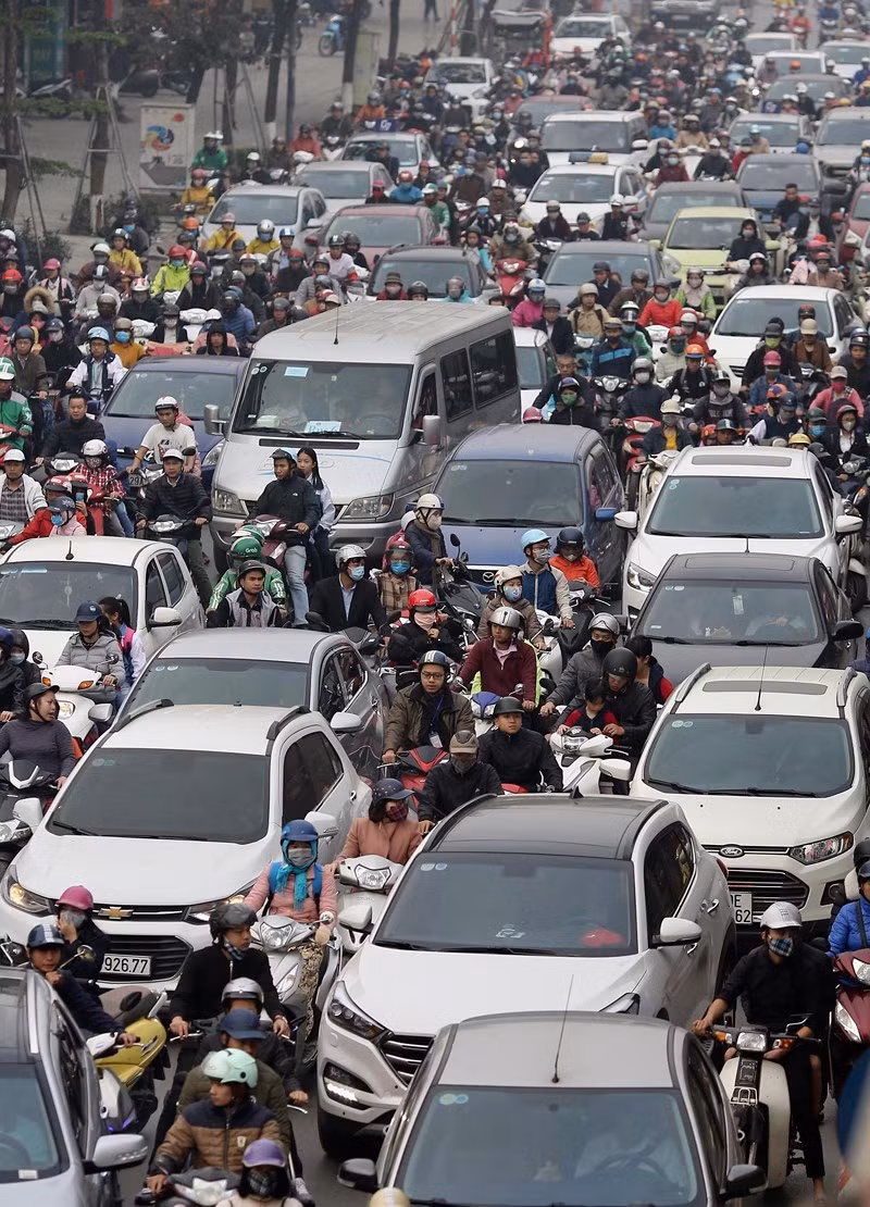 Đây là 2 tuyến đường có lưu lượng phương tiện lưu thông qua rất lớn trong đó phần nhiều là xe máy.