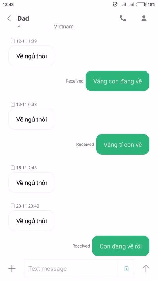 Có những ông bố dành cả tuổi trung niên để gọi con về ngủ.