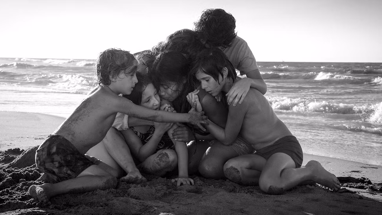 Roma được 10 đề cử Oscars và thắng 3 giải, trong đó có Đạo diễn xuất sắc nhất.