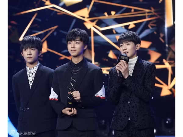 TFBOYS là Ông hoàng Weibo năm 2017