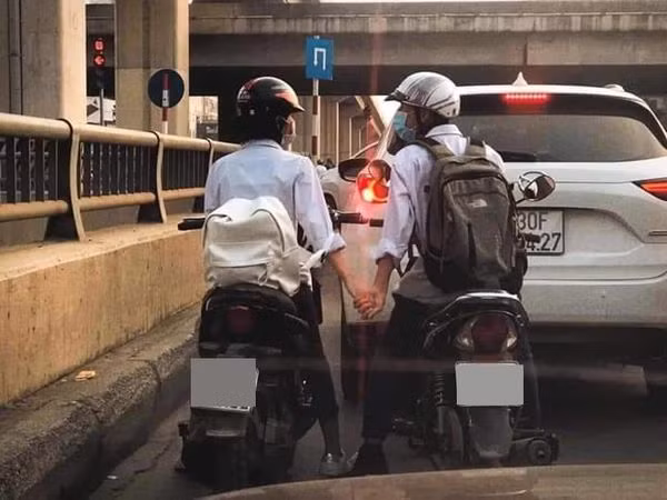 Bức ảnh khiến nhiều người xuýt xoa vì ghen tị tình yêu của đôi bạn này.
