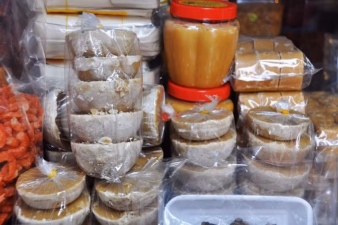 Những góc phố “ngoại quốc” giữa lòng Sài Gòn ảnh 5