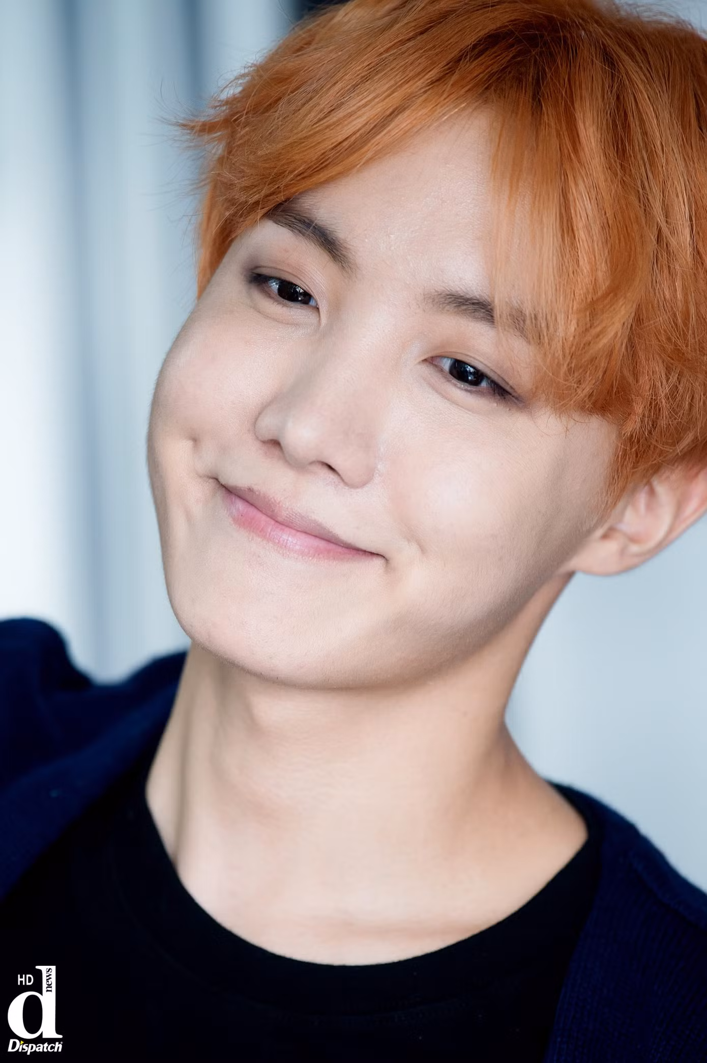 Đa số các thần tượng K-Pop có nốt ruồi mọc ở gần mắt, thì “đặc điểm nhận diện” của J-Hope nhóm BTS lại nằm ngay môi trên.