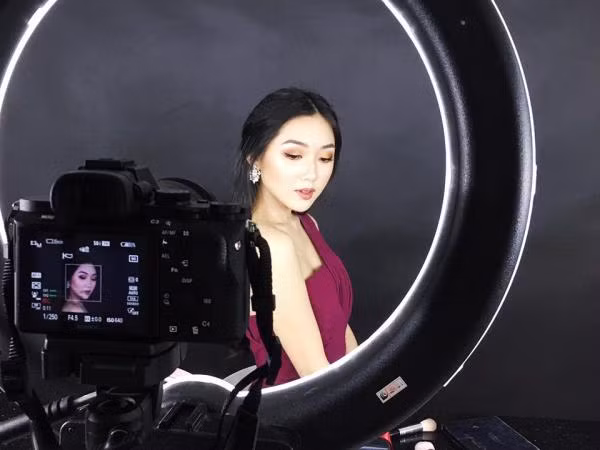 Cùng "beauty guru" Chloe Nguyễn "giải ma trận" dưỡng da trắng sáng ảnh 3 Cùng "beauty guru" Chloe Nguyễn "giải ma trận" dưỡng da trắng sáng ảnh 3