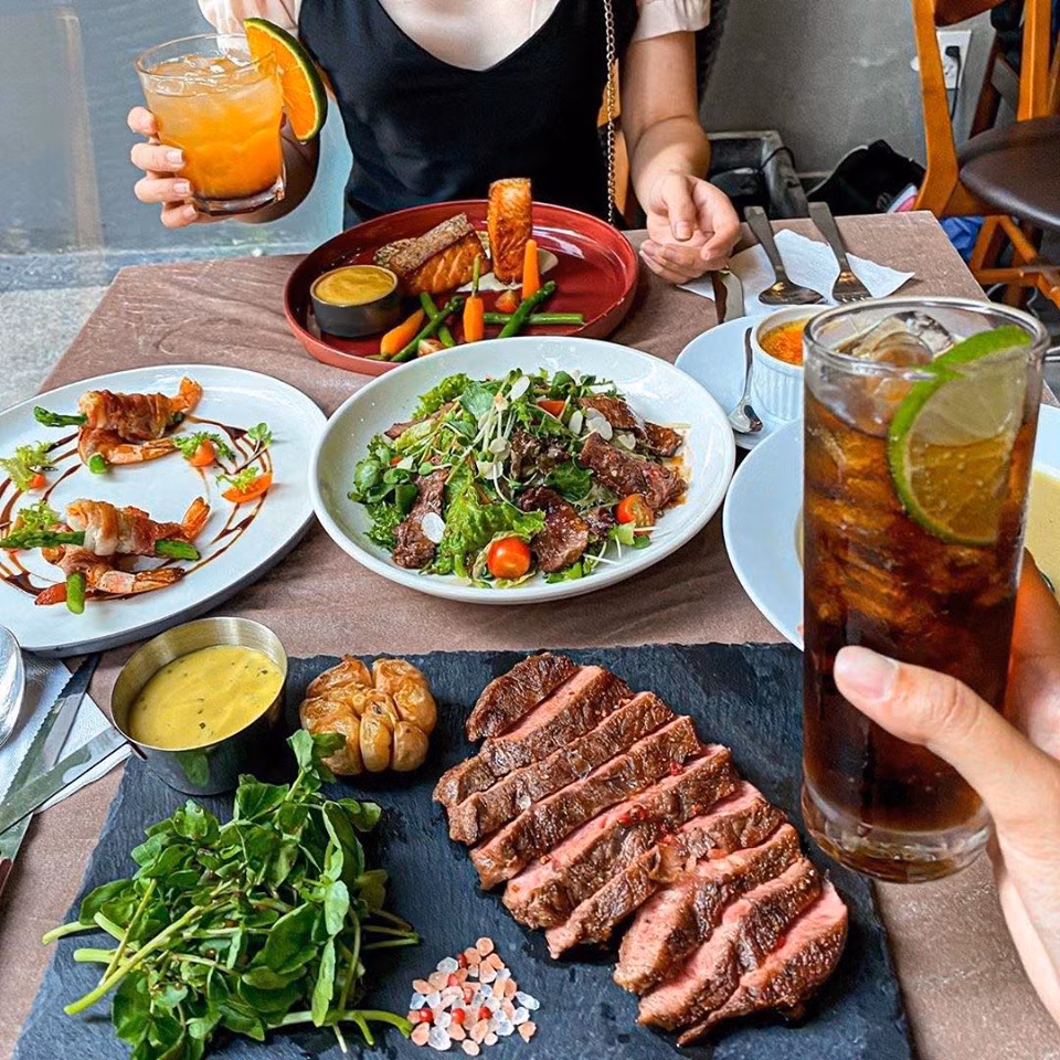 Ảnh: ASAbistrovn, Hukha.foodaholic.