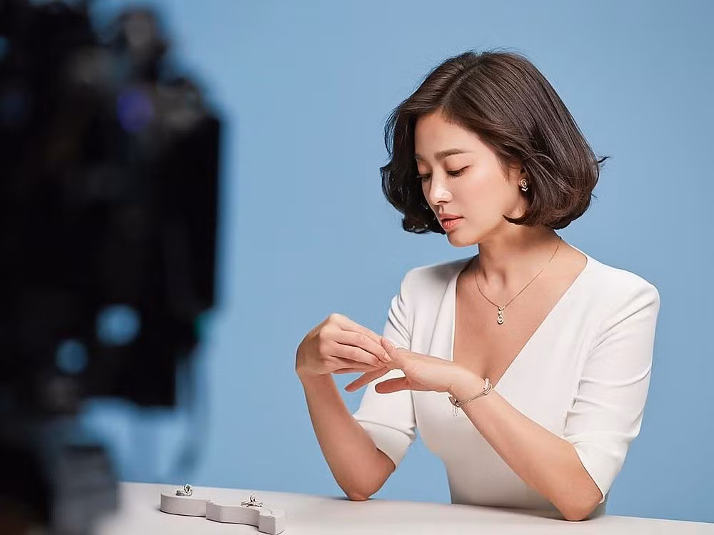 Song Hye Kyo bận rộn với các sự kiện quảng cáo