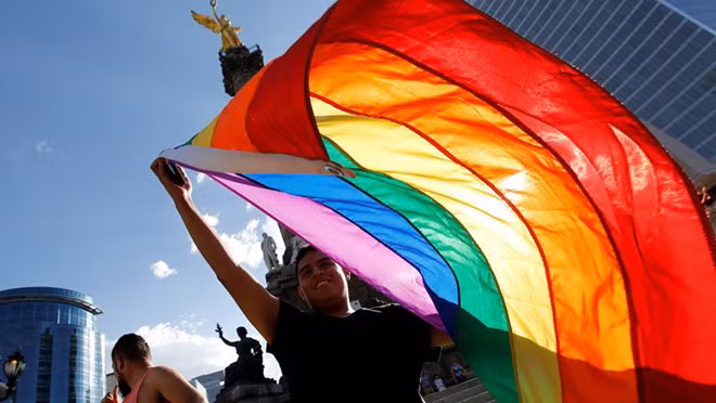 Các trường công tại bang Illinois sẽ giảng dạy về lịch sử LGBT. Ảnh: Reuters.