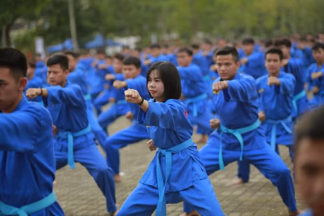 Học sinh, sinh viên đã tập luyện suốt 2 tháng để hoàn thành kỷ lục.