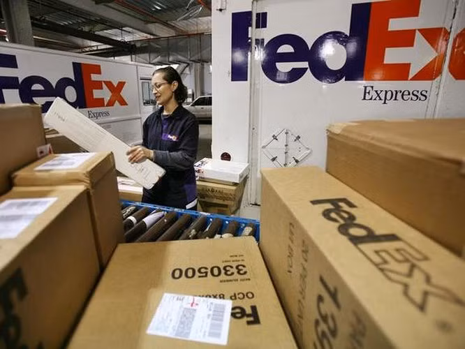 Tháng 2, một công ty do FedEx mua lại đã rò rỉ hàng nghìn hồ sơ khách hàng. Dữ liệu bao gồm tên, địa chỉ và số điện thoại.