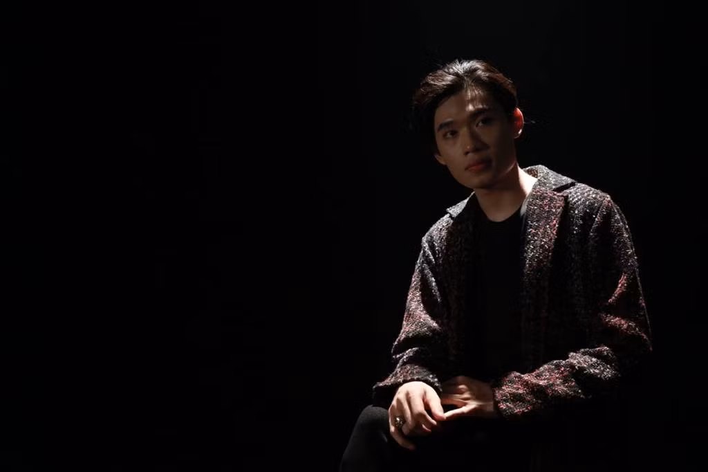 Quang Trung trong MV cover Mình Yêu Nhau Từ Kiếp Nào?