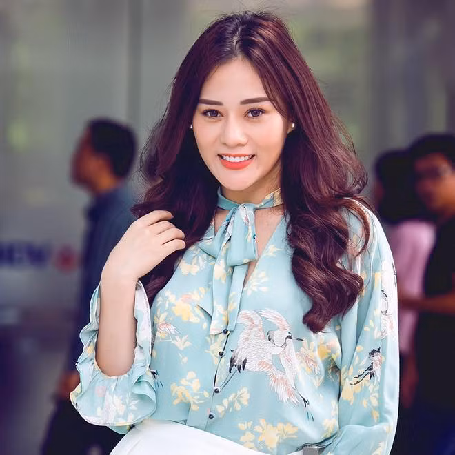 Đảm nhận vai Quỳnh trong bộ phim Quỳnh Búp Bê, Phương Oanh đã có một vai diễn để đời nhưng cũng đầy ám ảnh trong sự nghiệp diễn xuất của mình. Quỳnh Búp Bê không đơn giản chỉ là một vai diễn, mà nó còn là sự hy sinh cho nghệ của của Phương Oanh. Bởi để vào vai một cô gái vô tình sa chân vào con đường gái làng chơi, để rồi tư đây cuộc đời của cô phải trải qua không biết bao cay đắng tủi nhục, Phương Oanh đã gần như bị sang chấn tâm lý sau khi thể hiện vai diễn này.