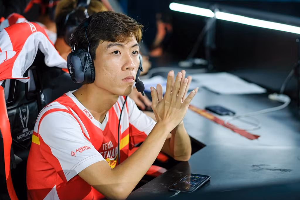 Để trở thành game thủ chuyên nghiệp, người đi đường giữa của Team Flash đã phải chống lại mong muốn của gia đình.