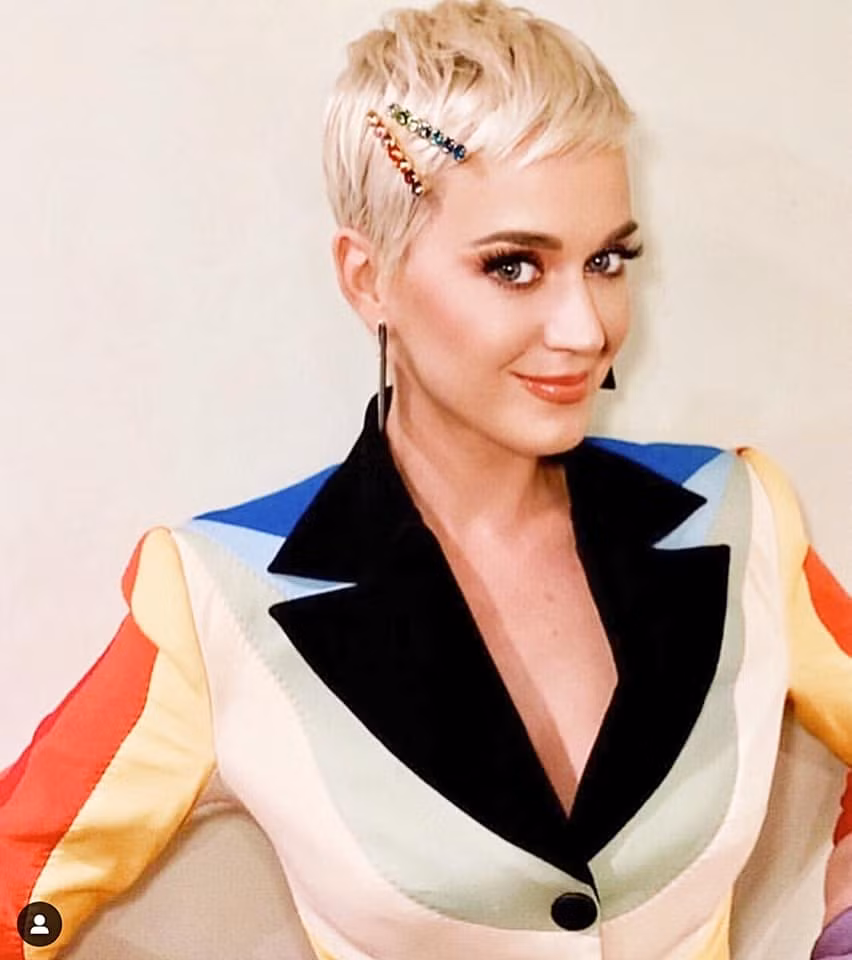 Katy Perry diện thiết kế mới nhất của NTK Công Trí dành tặng cộng đồng LGBT+ ảnh 4