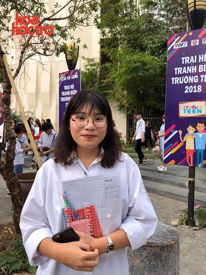 Thảo còn chia sẻ thêm rằng có lẽ năm nay số lượng thí sinh đông nên đề khó hơn mọi năm.