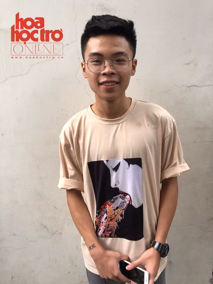 Triệu Dương (THPT Trần Quốc Tuấn) làm được khoảng 20 câu trong đề Lịch sử. (Ảnh: Linh Triết)