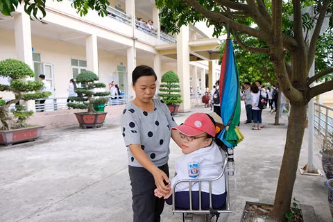 Hoài Thương có mặt trước giờ thi gần 1 giờ. ẢNH:LÃ NGHĨA HIẾU.