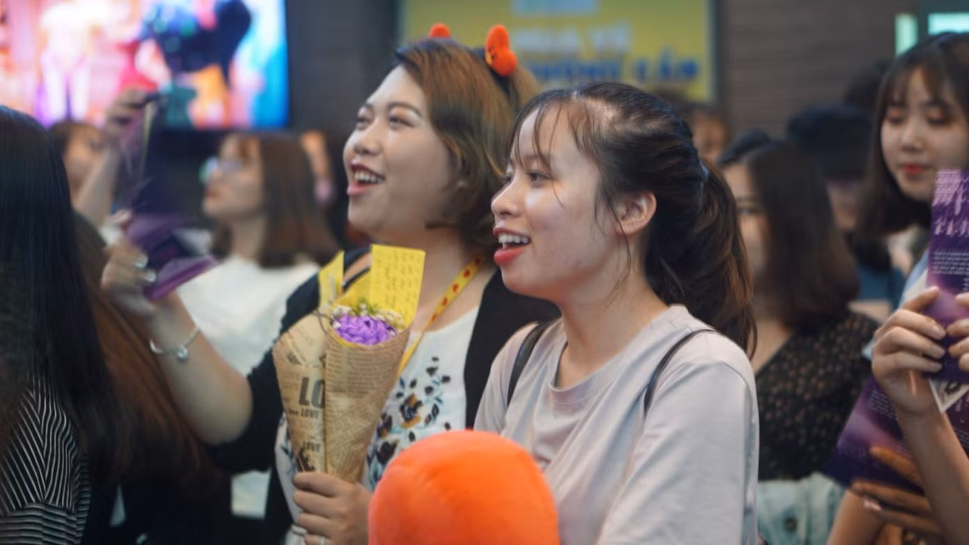 Ai cũng háo hức và mong chờ.