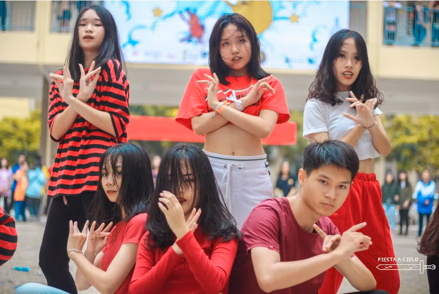 CDT đã đem đến một màn nhảy rực lửa cho Flashmob Day hôm nay.