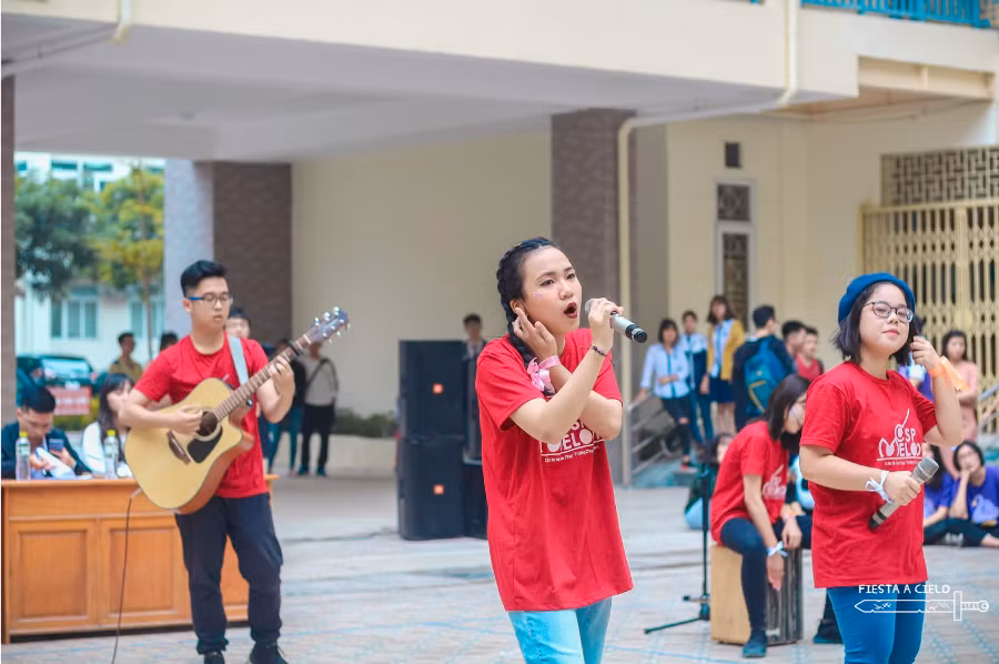 Những ca khúc đầy cảm xúc qua phần trình diễn của các thành viên của MCCM.