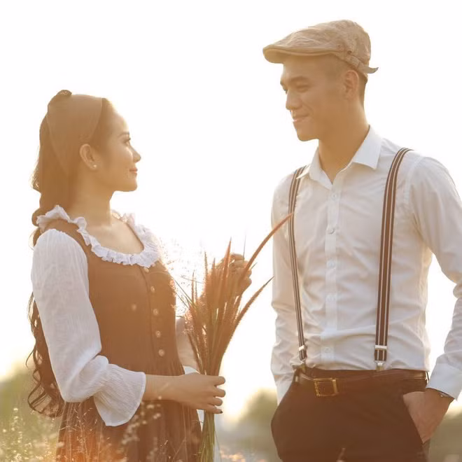 Điều đáng buồn là Tiến Linh đã có bạn gái mất rồi!. (Ảnh: FBNV)
