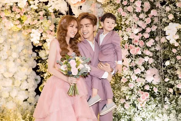 Thu Thủy vừa tổ chức đám cưới với chồng trẻ Kin Nguyễn vào 17/7 vừa qua.