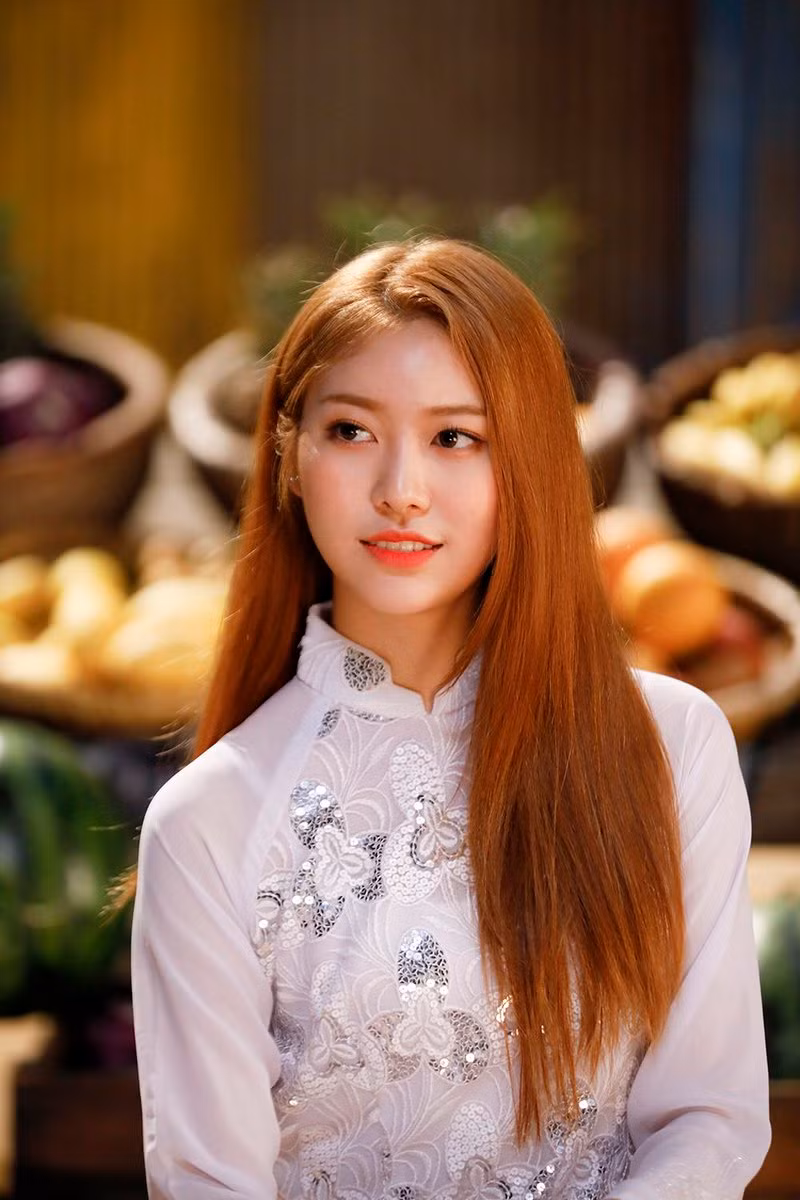 Tung teaser comeback, MOMOLAND khiến fan bất ngờ khi diện áo dài Việt Nam! ảnh 4