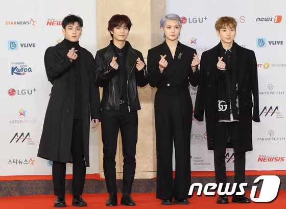 Một trong những lần xuất hiện cuối cùng của NU’EST W, trước khi tái hợp với Minhyun và trờ lại làm NU’EST.
