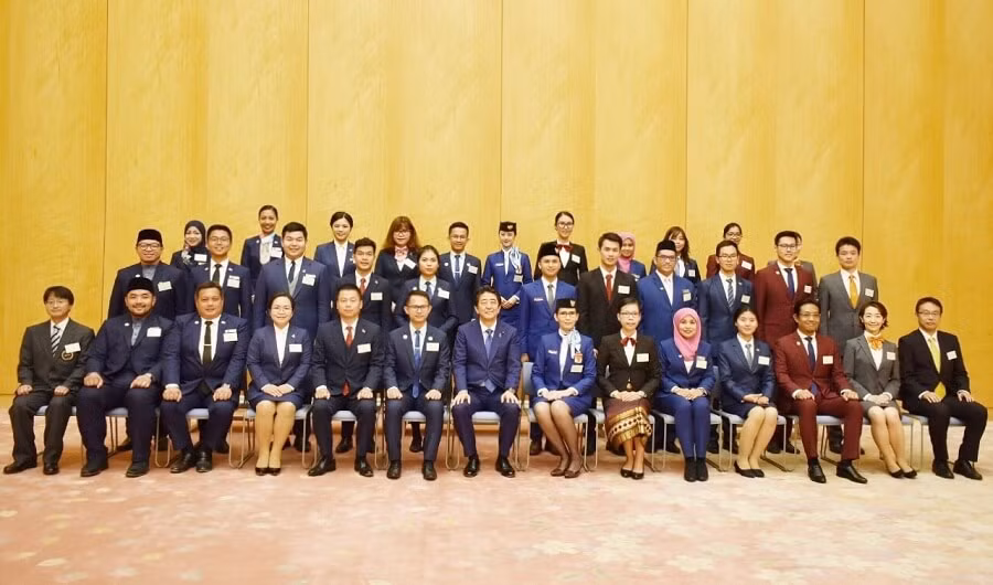 Gặp gỡ Thủ tướng Nhật Bản Shinzo Abe.