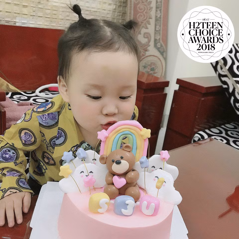 Cô bé luôn đáng yêu trong mọi bức hình thế này đây!