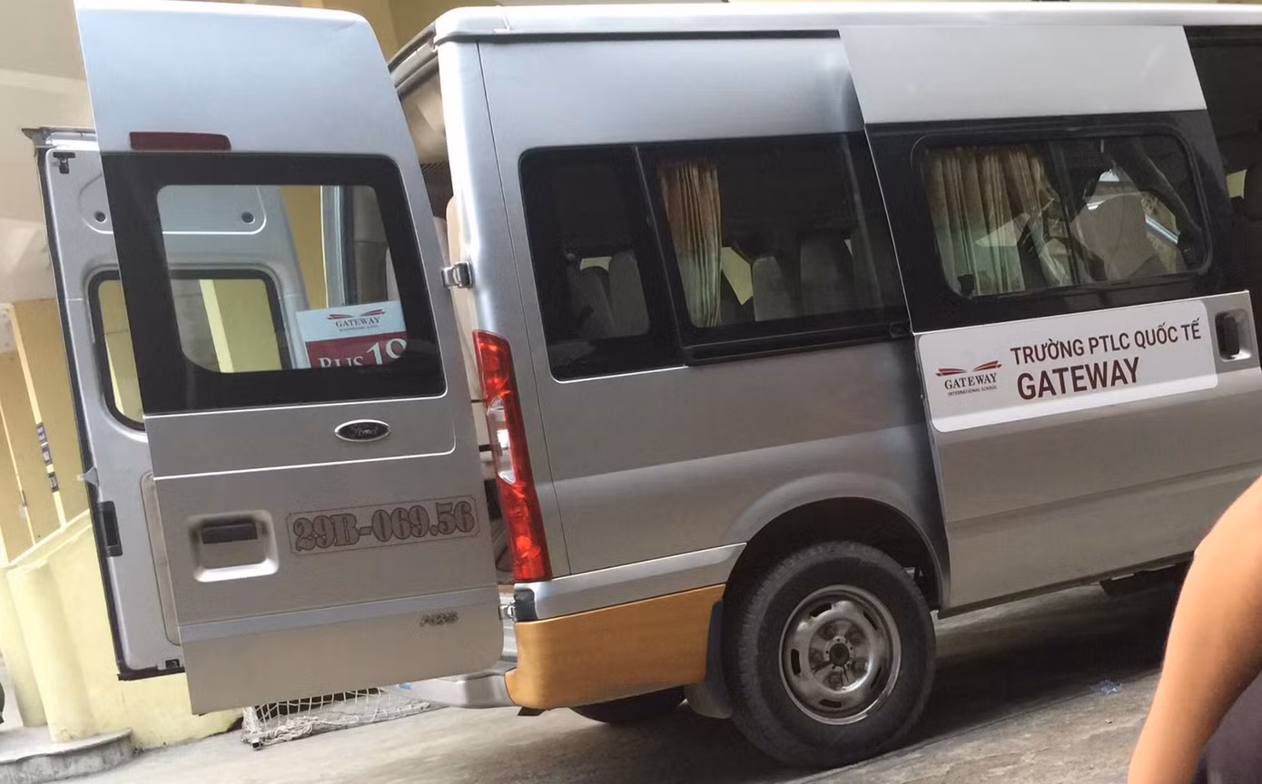Chiếc xe chở cháu Long xảy ra vụ việc.