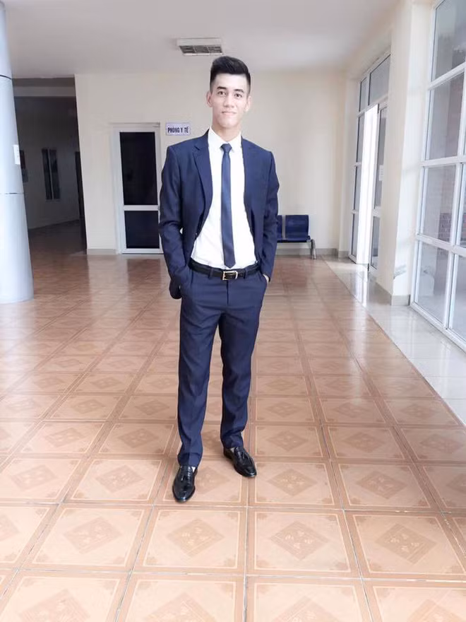 Chàng soái ca của đêm nay đây rồi!. (Ảnh: FBNV)