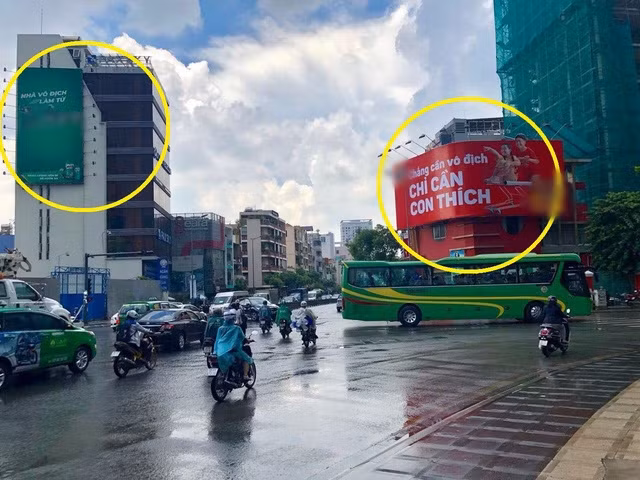 Hai hãng sữa đối thủ không chỉ treo biển quảng cáo đối diện nhau mà còn có slogan trái ngược.