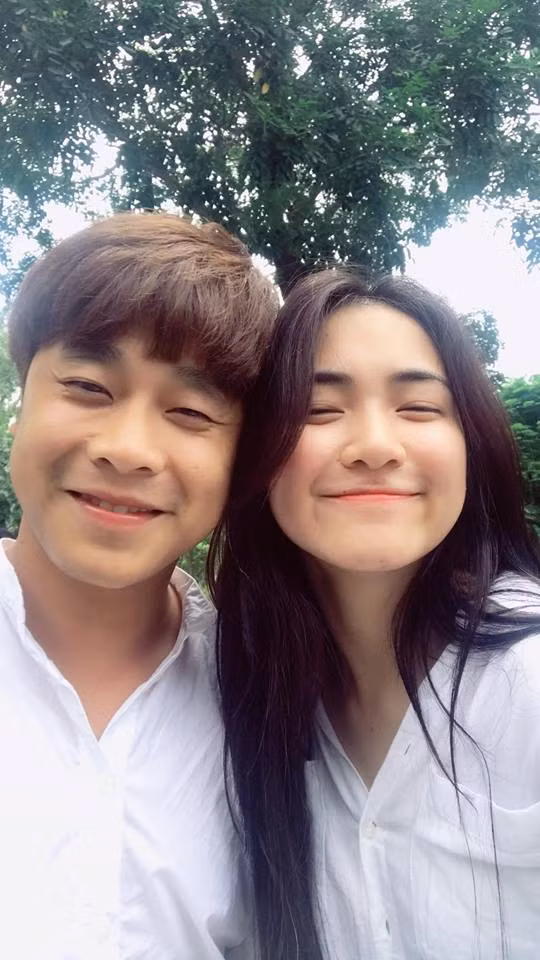 Hình ảnh hạnh phúc của nữ ca sĩ và bạn trai.