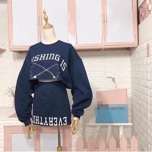 Trước tiên chúng ta hãy chiêm ngưỡng sản phẩm hoàn chỉnh bao gồm áo và váy.
