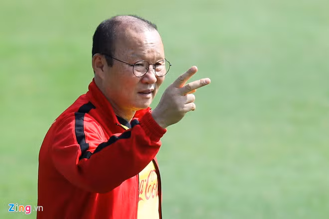 2 đội tuyển đồng loạt tập trung vào ngày 26/8 tại Hà Nội, sau vòng 22 V.League. Ảnh: Minh Chiến.