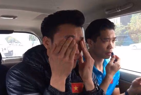 Công Phượng tranh thủ tút tát nhan sắc trước khi lên sóng truyền hình.