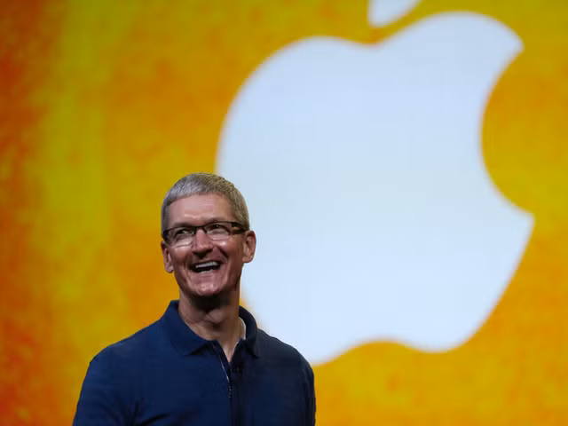Theo một ước tính từ công ty phân tích dữ liệu Equilar vào năm 2017, tổng tài sản của Tim Cook đạt 625,37 triệu USD